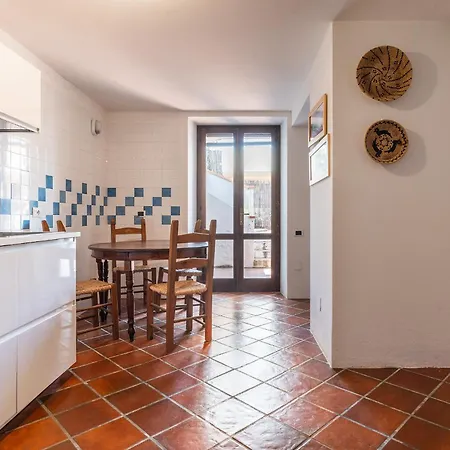 Vila Estay - Casa Sottotorre Beachfront Calasetta