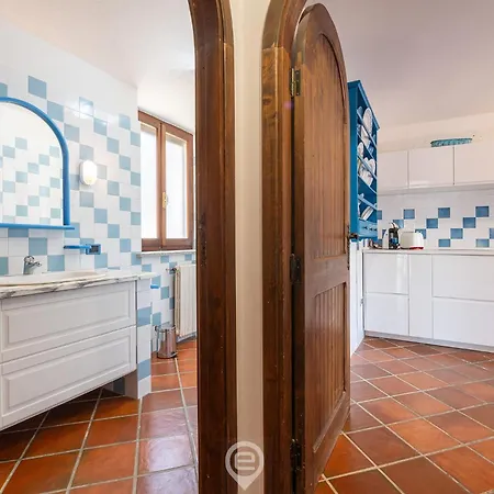 Estay - Casa Sottotorre Beachfront Vila